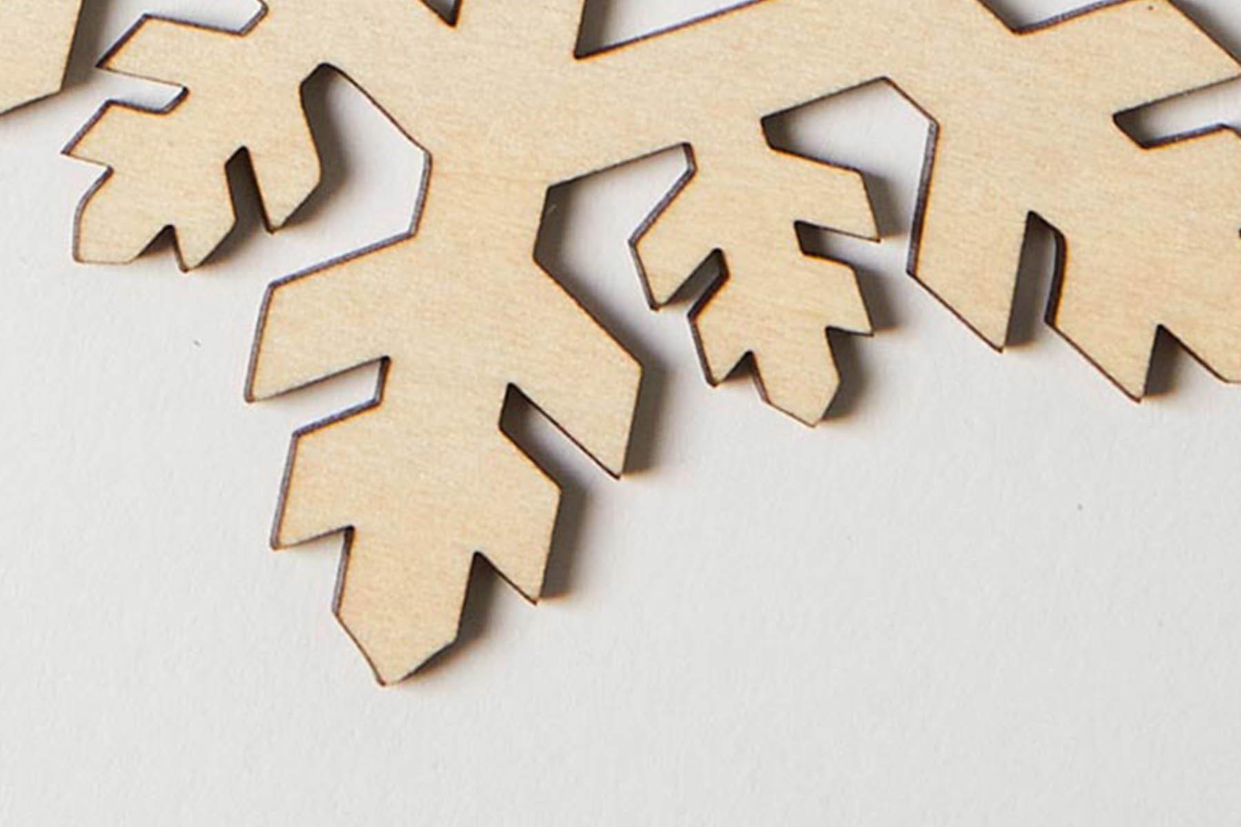 Nordic Wooden Snowflake Ornament - Set of 4 – Farmhouse Pottery